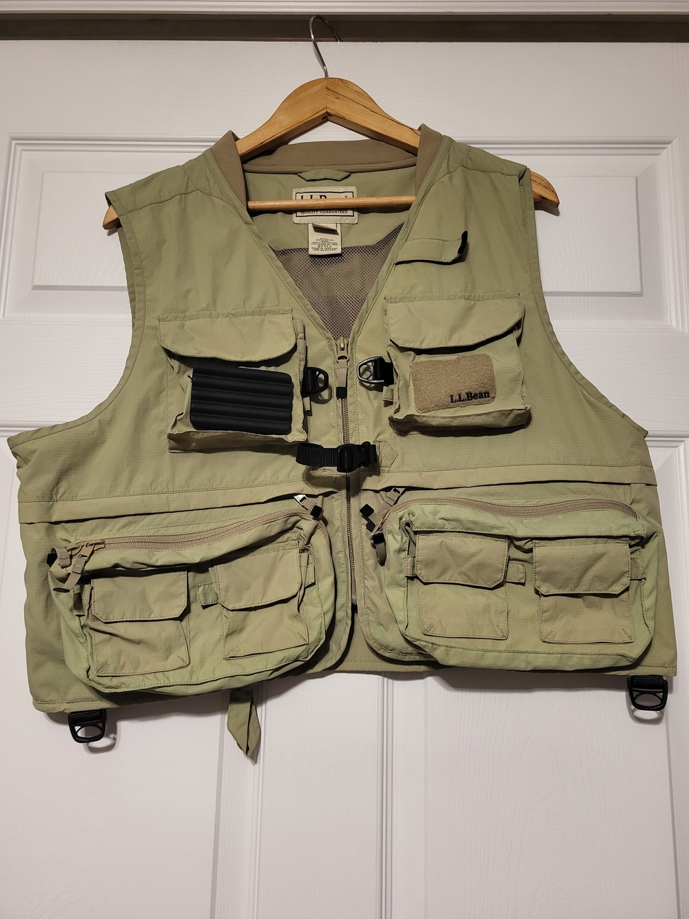 L.L. Bean Men's M Fly Fishing Vest Khaki Tan Multi-Pocket Utility Mesh Gorpcore